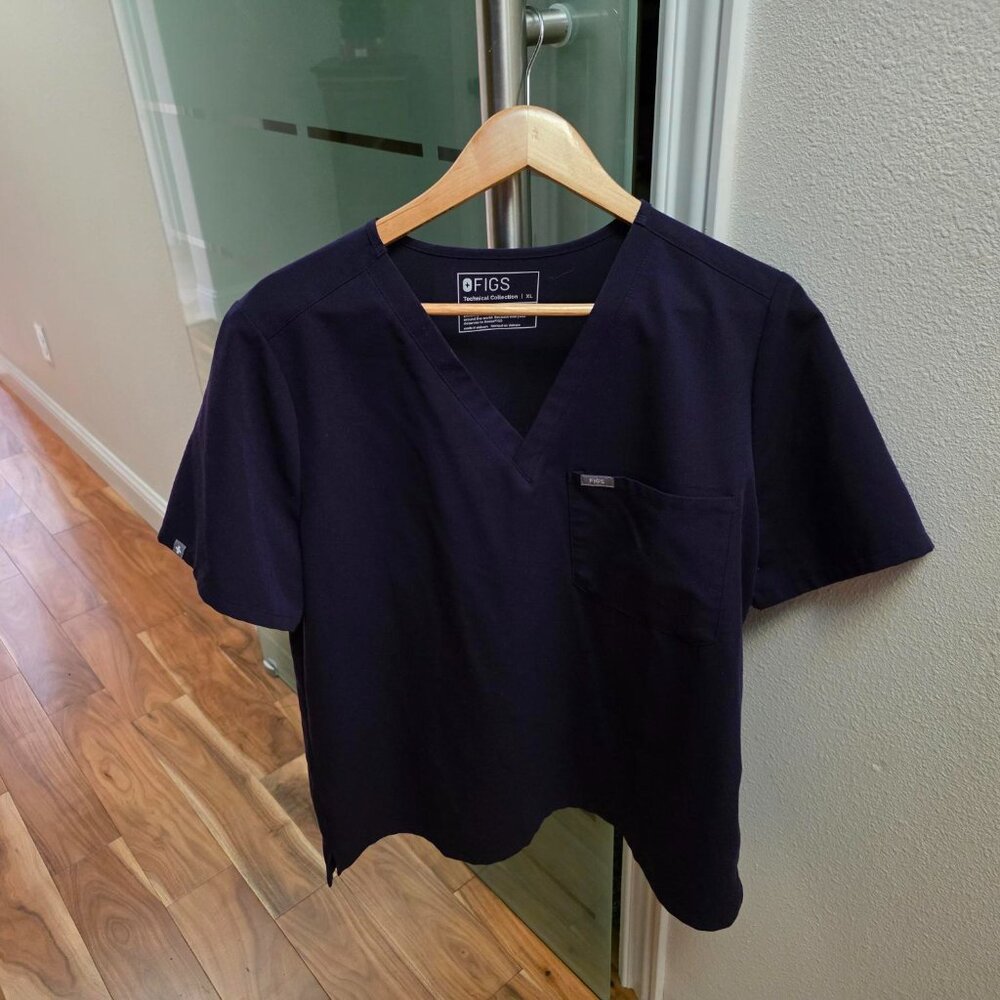 Catarina One-Pocket Scrub Top™ - XL Purple - Like New!